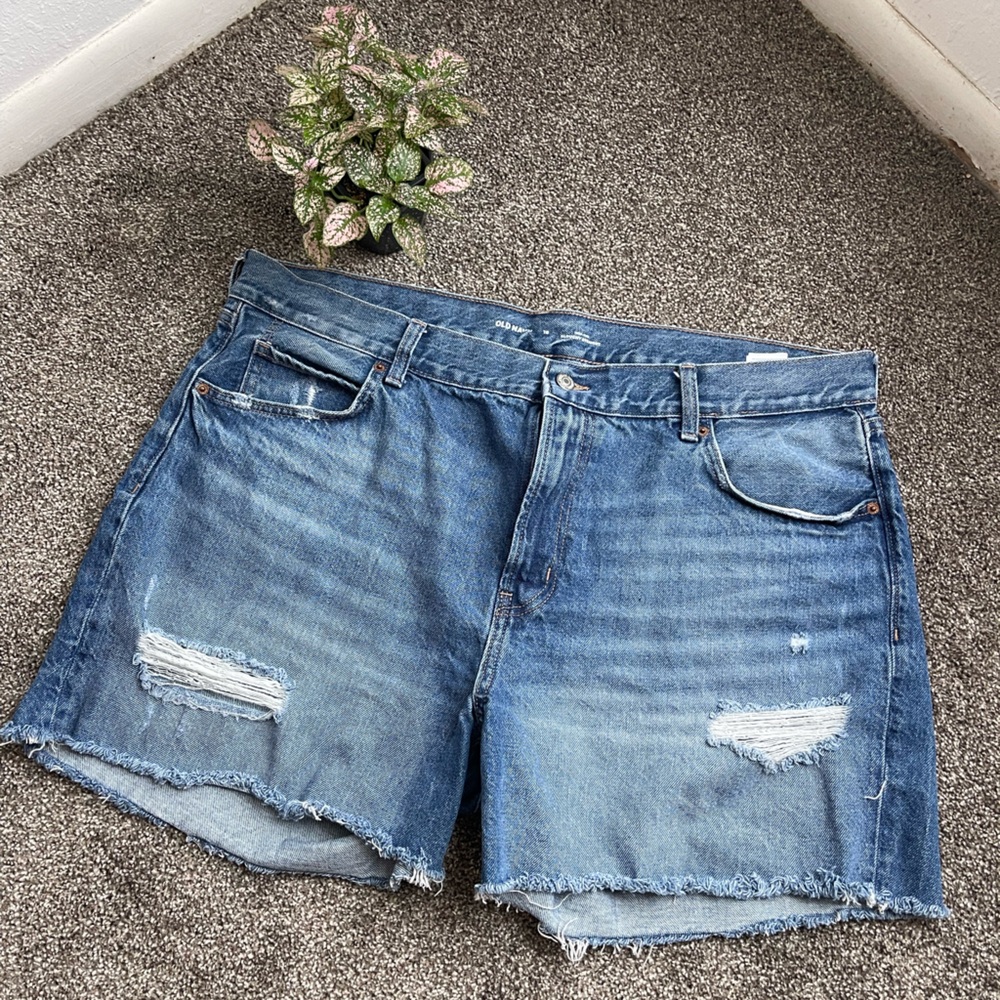 Old Navy - High Rise Slouchy Straight Cutoff Shorts - Size 18